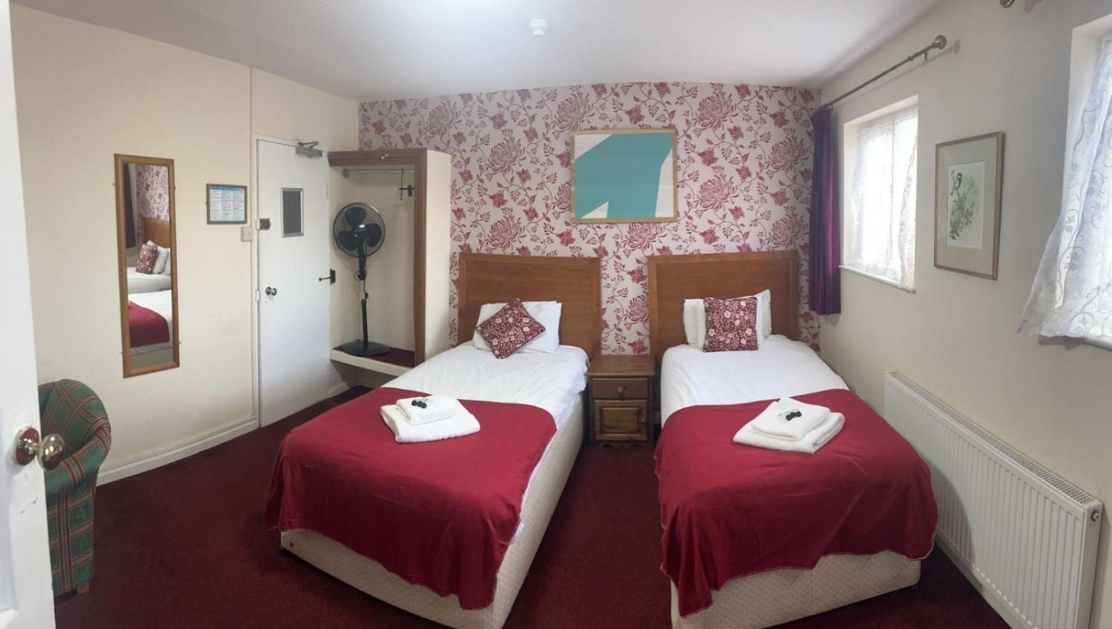 The Rose And Crown Hotel Wisbech Phòng bức ảnh