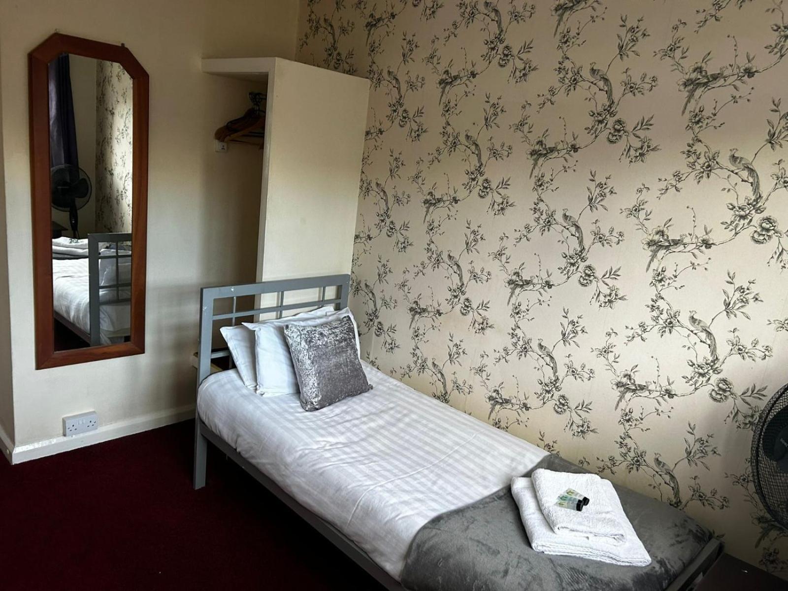 The Rose And Crown Hotel Wisbech Phòng bức ảnh